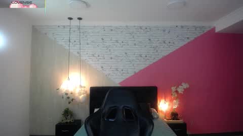 Snapshot of sophia_brunette21 chatting on 10-14-25, 11:33 sophia_brunette21 online show from 10-14-25, 11:33