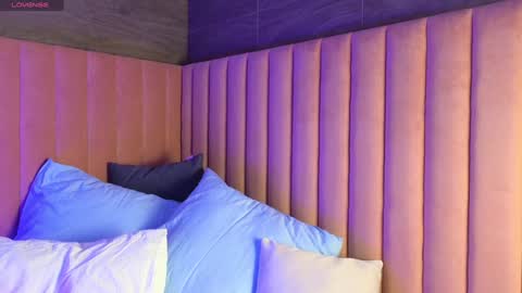 Sophia online show from 01-05-25, 01:24