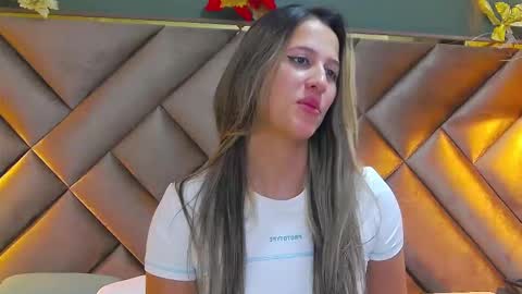 Snapshot of sophia_loreenn chatting on 12-13-25, 07:53 Sofia online show from 12-13-25, 07:53