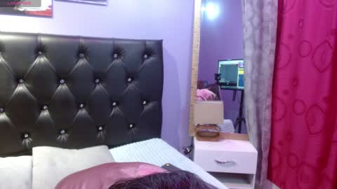 Snapshot of sophia_ny chatting on 12-28-24, 01:50 SOPHIA online show from 12-28-24, 01:50