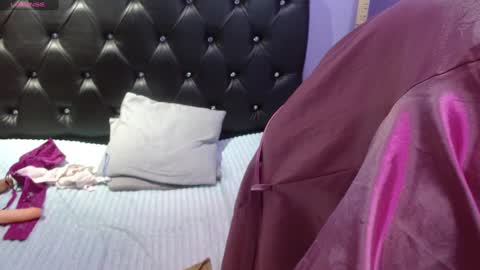 Snapshot of sophia_ny chatting on 01-10-25, 11:08 SOPHIA online show from 01-10-25, 11:08