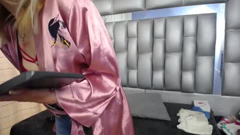 Snapshot of sophia_ny chatting on 02-28-25, 07:35 SOPHIA online show from 02-28-25, 07:35