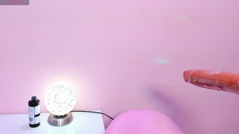 Snapshot of sophia_vivas chatting on 02-22-25, 04:29 SHOPIA online show from 02-22-25, 04:29