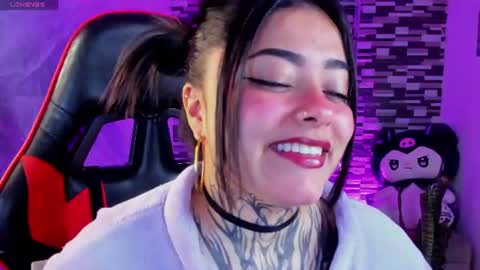 Snapshot of sophiaa_cherry chatting on 07-20-26, 08:22 Sophia online show from 07-20-26, 08:22