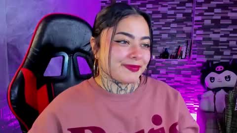 Snapshot of sophiaa_cherry chatting on 07-22-26, 11:18 Sophia online show from 07-22-26, 11:18