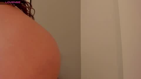 Snapshot of sophiaa_sensual chatting on 01-09-25, 01:50 Sophia online show from 01-09-25, 01:50