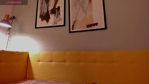 Snapshot of sophiaa_sensual chatting on 02-12-25, 01:52 Sophia online show from 02-12-25, 01:52