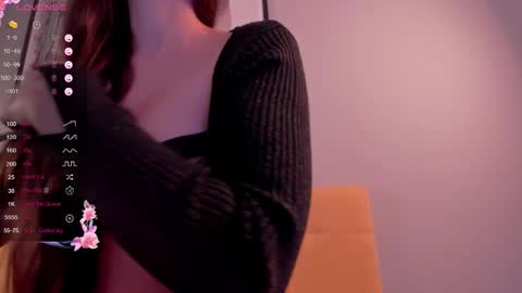 Snapshot of sophiaa_sensual chatting on 11-23-25, 01:38 Sophia online show from 11-23-25, 01:38