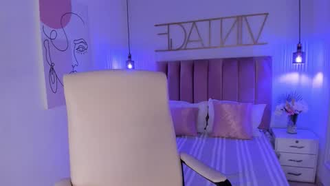 Sophie Hill  online show from 11-13-25, 08:30