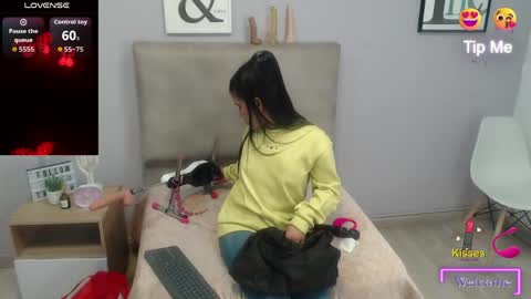 Sophia Bedford online show from 04-14-26, 01:06