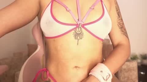 Snapshot of sophiacolemann chatting on 05-18-26, 04:07 sophiacolemann online show from 05-18-26, 04:07