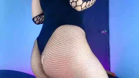 Snapshot of sophiacolins chatting on 07-24-26, 11:47 Sophia online show from 07-24-26, 11:47