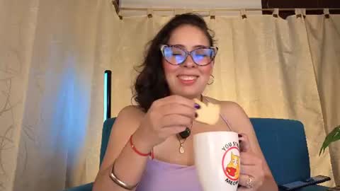 Snapshot of sophiadumont chatting on 06-21-26, 02:25 Sophia online show from 06-21-26, 02:25