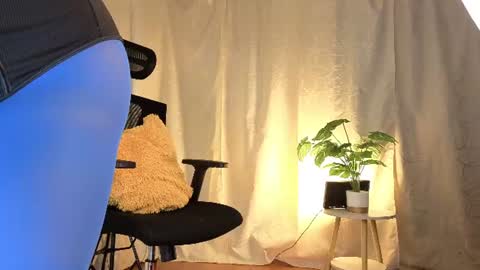 Snapshot of sophiadumont chatting on 06-30-26, 11:00 Sophia online show from 06-30-26, 11:00