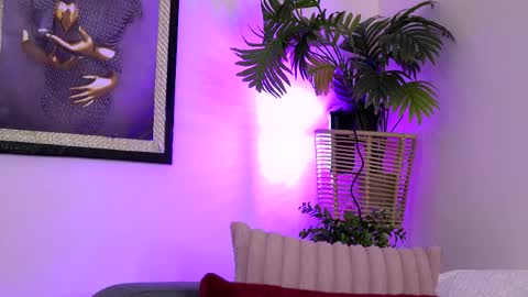 Sophie online show from 04-01-26, 03:18