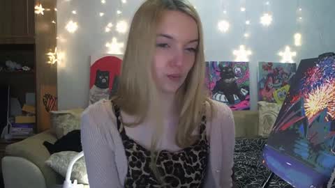 Snapshot of sophiasonata chatting on 12-20-24, 11:47 SophiaSonata online show from 12-20-24, 11:47