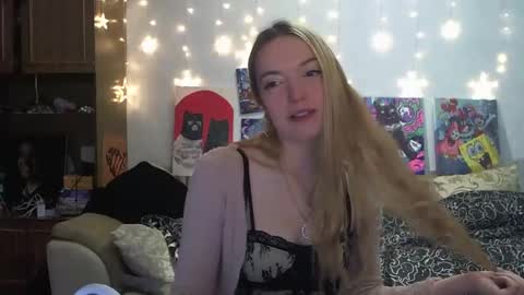 Snapshot of sophiasonata chatting on 01-05-25, 12:42 SophiaSonata online show from 01-05-25, 12:42