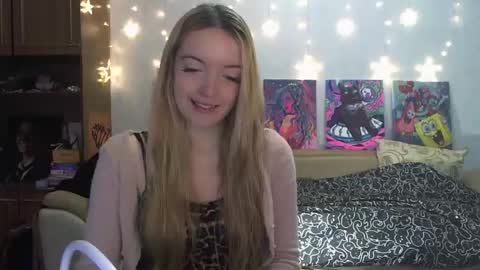 Snapshot of sophiasonata chatting on 01-08-25, 01:31 SophiaSonata online show from 01-08-25, 01:31