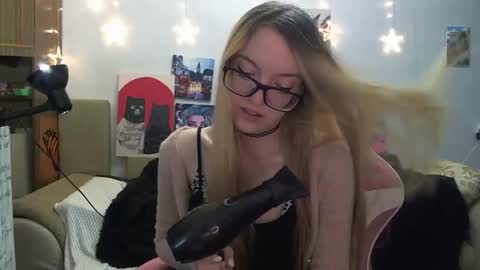 Snapshot of sophiasonata chatting on 09-20-25, 06:42 SophiaSonata online show from 09-20-25, 06:42