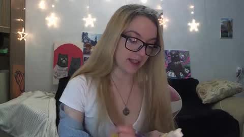 Snapshot of sophiasonata chatting on 09-25-25, 09:18 SophiaSonata online show from 09-25-25, 09:18