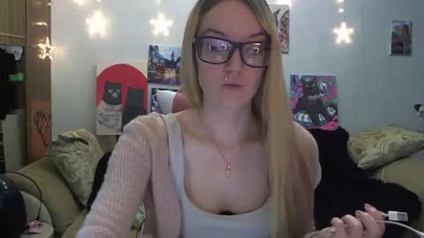 Snapshot of sophiasonata chatting on 10-03-25, 09:45 SophiaSonata online show from 10-03-25, 09:45