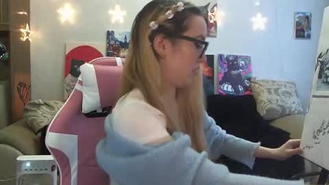 Snapshot of sophiasonata chatting on 10-21-25, 11:22 SophiaSonata online show from 10-21-25, 11:22