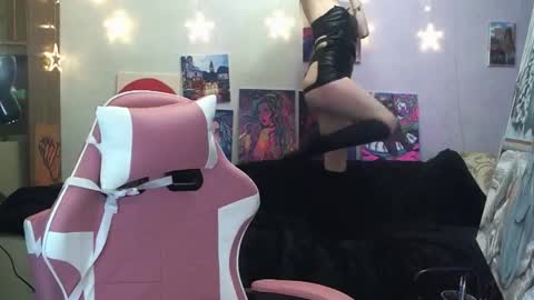 Snapshot of sophiasonata chatting on 11-04-25, 05:34 SophiaSonata online show from 11-04-25, 05:34