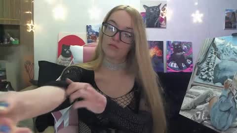 Snapshot of sophiasonata chatting on 11-10-25, 06:40 SophiaSonata online show from 11-10-25, 06:40