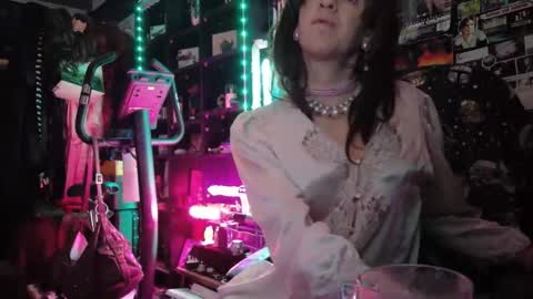 Snapshot of sophie198013 chatting on 05-15-26, 11:56 Sophie Satin1980 online show from 05-15-26, 11:56