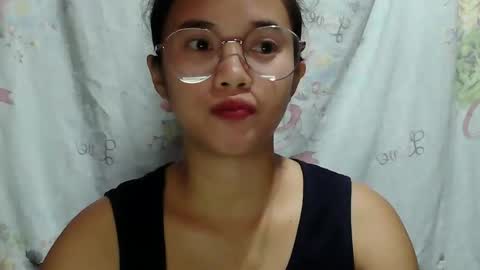 Snapshot of sophie_193 chatting on 04-18-26, 06:01 sophie_193 online show from 04-18-26, 06:01