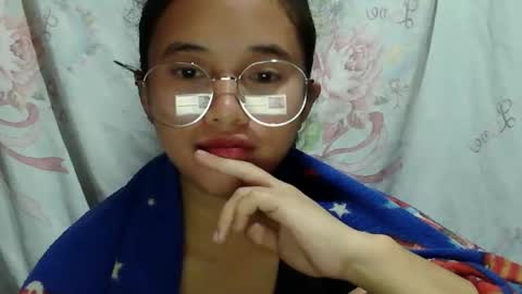 Snapshot of sophie_193 chatting on 04-18-26, 08:09 sophie_193 online show from 04-18-26, 08:09