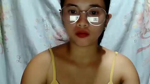 Snapshot of sophie_193 chatting on 05-09-26, 04:56 sophie_193 online show from 05-09-26, 04:56