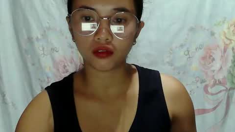 Snapshot of sophie_193 chatting on 05-10-26, 05:51 sophie_193 online show from 05-10-26, 05:51