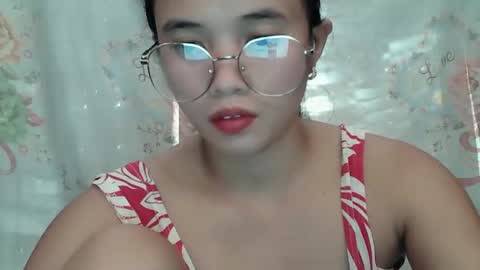 Snapshot of sophie_193 chatting on 05-12-26, 03:47 sophie_193 online show from 05-12-26, 03:47