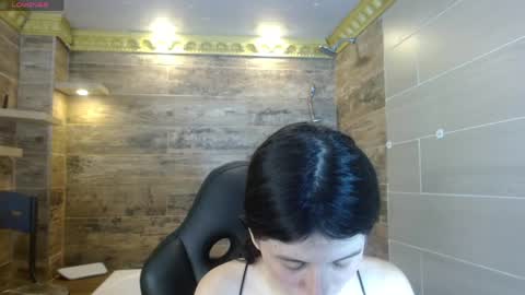 Snapshot of sophie_copers chatting on 04-25-26, 07:22 S O P H I E online show from 04-25-26, 07:22