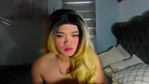 sophie_cutie03 online show from 12-14-25, 04:29