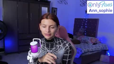 sophie doll online show from 10-28-25, 08:11