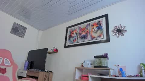 Snapshot of sophie_dolly_ chatting on 06-21-26, 12:46 sophie doll online show from 06-21-26, 12:46