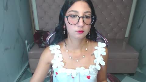 Snapshot of sophie_jones_b chatting on 02-14-26, 12:46 sophie_jones_b online show from 02-14-26, 12:46