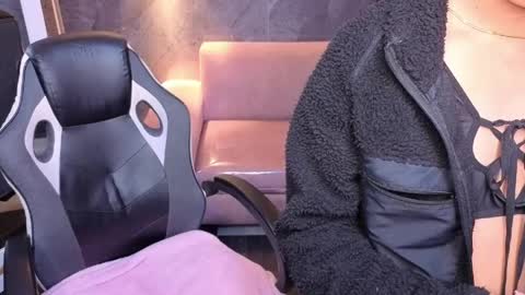 sophie_jones_b online show from 04-09-26, 12:32