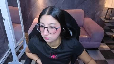 sophie_jones_b online show from 05-21-26, 12:45