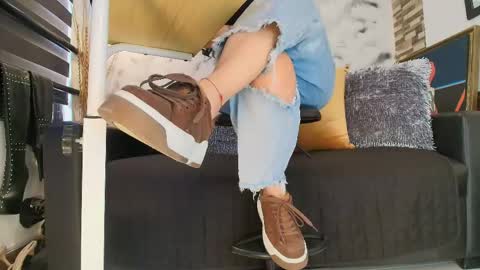 Snapshot of sophie_littles chatting on 06-08-26, 01:44 Sophie online show from 06-08-26, 01:44