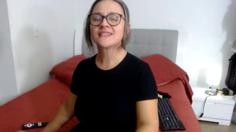 Sofa online show from 03-04-26, 02:50