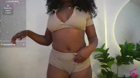 Sophie online show from 05-03-26, 02:01