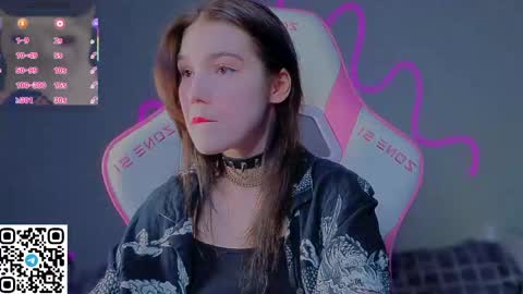 Snapshot of sophie_nomenal_ chatting on 04-25-26, 12:57 sophie_nomenal_ online show from 04-25-26, 12:57