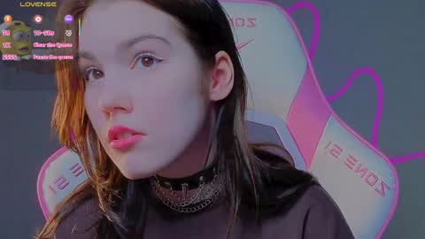 Snapshot of sophie_nomenal_ chatting on 05-12-26, 01:36 sophie_nomenal_ online show from 05-12-26, 01:36