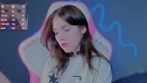 Snapshot of sophie_nomenal_ chatting on 07-08-26, 12:20 sophie_nomenal_ online show from 07-08-26, 12:20