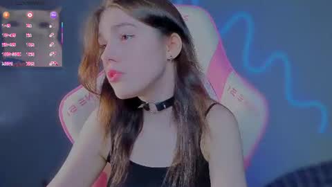Snapshot of sophie_nomenal_ chatting on 07-12-26, 10:23 sophie_nomenal_ online show from 07-12-26, 10:23