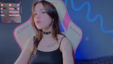 Snapshot of sophie_nomenal_ chatting on 07-24-26, 05:11 sophie_nomenal_ online show from 07-24-26, 05:11