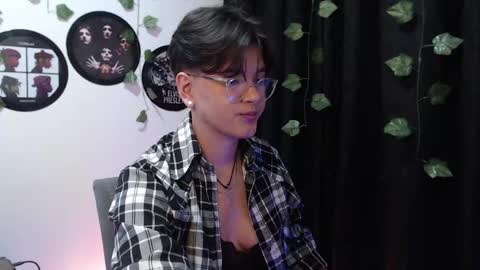 sophie_ross1 online show from 11-15-25, 12:08